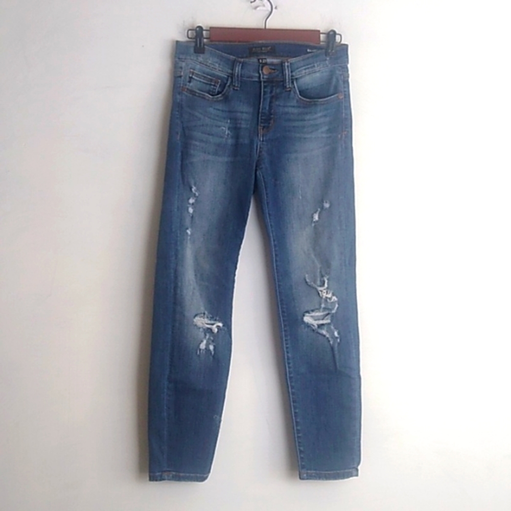Judy Blue Women’s Distressed Jeans size 5 / 27 Relaxed Fit Skinny